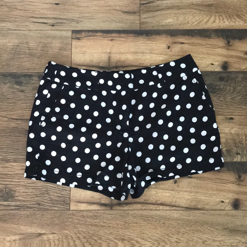 Loft  Black & White Polka Dot 4” inseam short